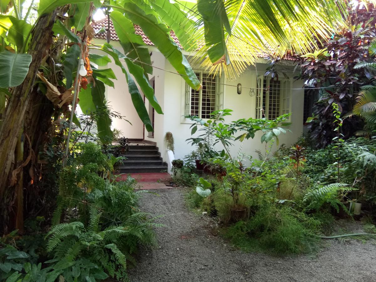 Coconut Grove Apartment Kochi Exterior photo